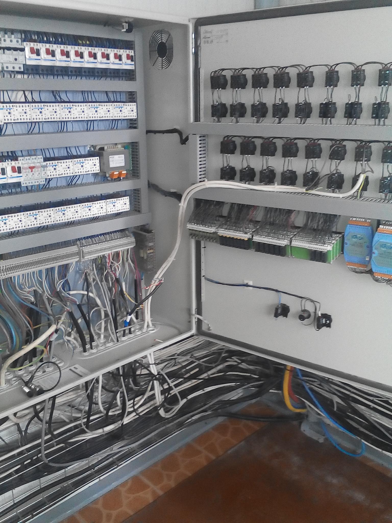 Click to enlarge semnalizare rutiera, semafor led